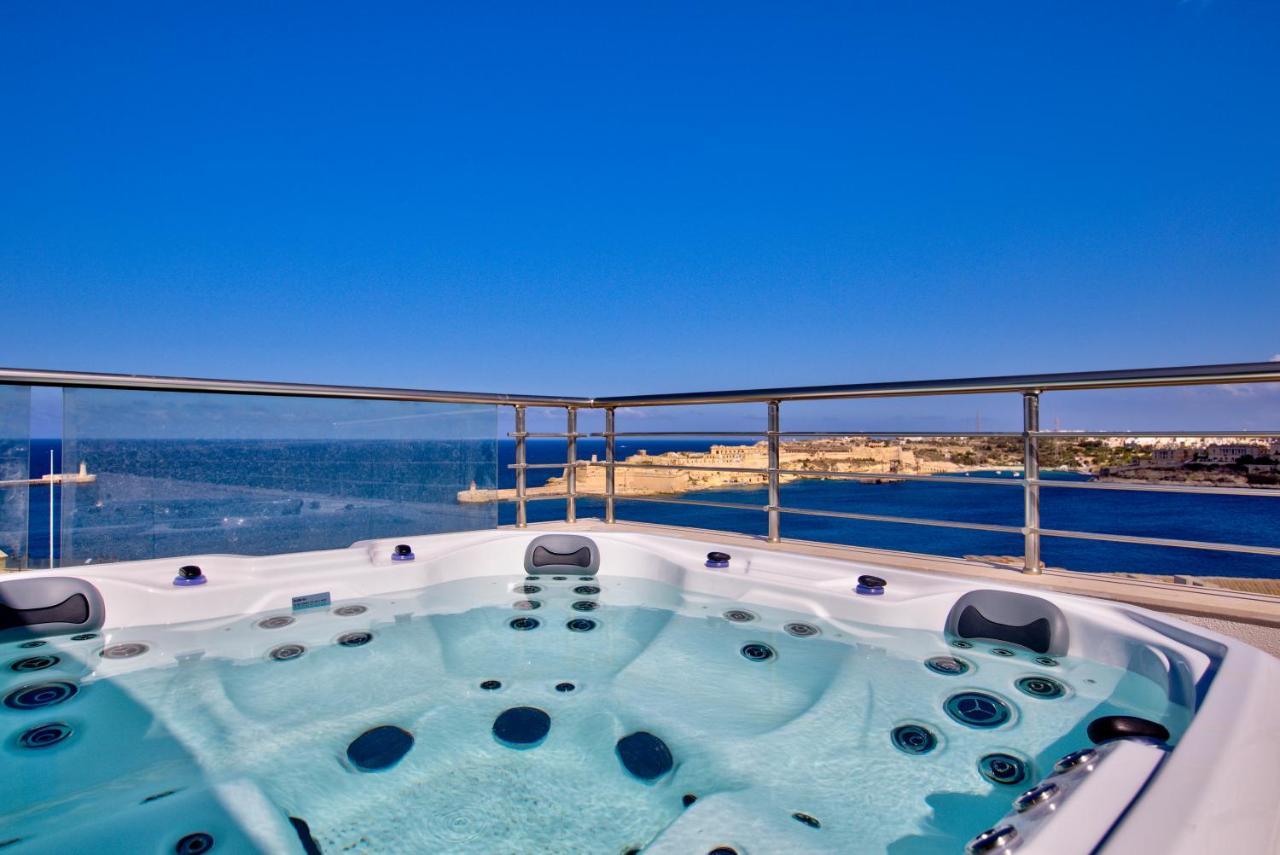 Valletta Luxury 4-Bedroom Duplex With Stunning Sea Views Private Terrace And Jacuzzi Luaran gambar