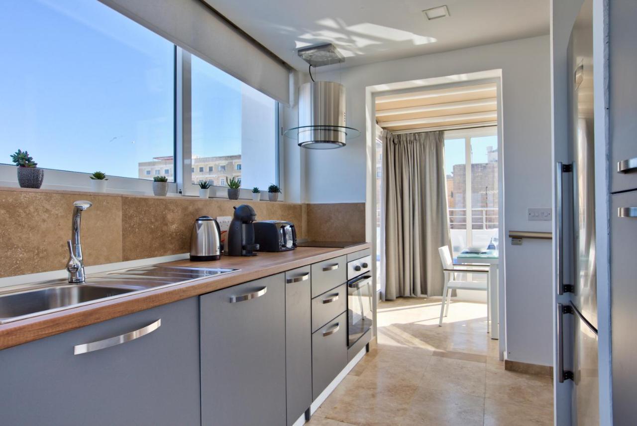 Valletta Luxury 4-Bedroom Duplex With Stunning Sea Views Private Terrace And Jacuzzi Luaran gambar