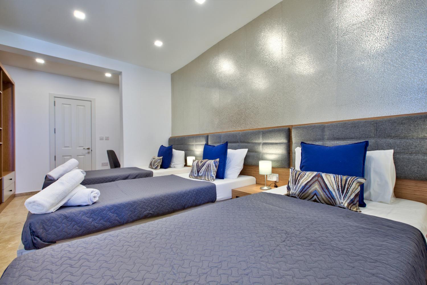 Valletta Luxury 4-Bedroom Duplex With Stunning Sea Views Private Terrace And Jacuzzi Luaran gambar